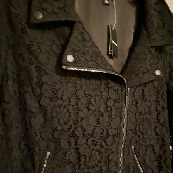 Torrid Black Crocheted Lace Moto Jacket Size 3X - NWT! - Picture 4 of 8